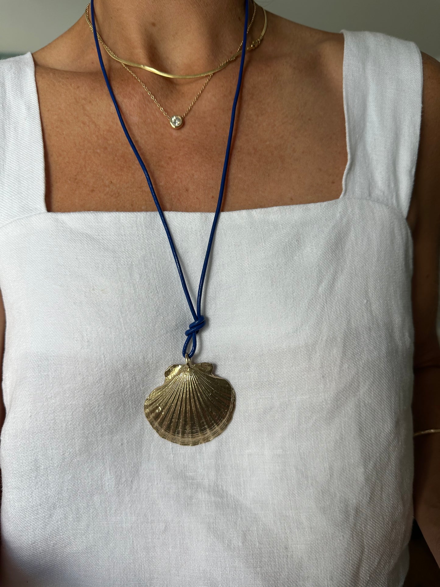 Scallop blue