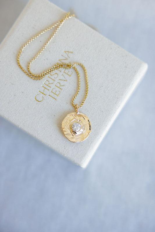 Diamond medallion