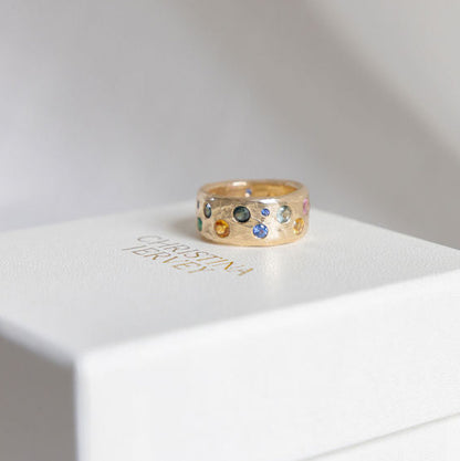 Wide rainbow sapphire