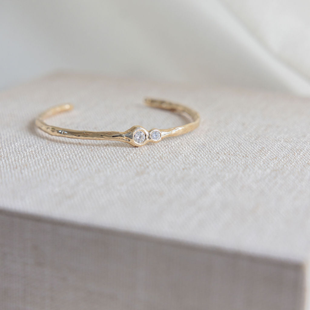 Single diamond cuff