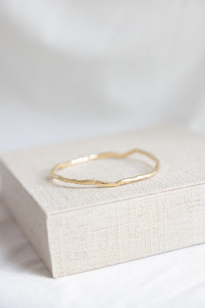 Wavy Bangle